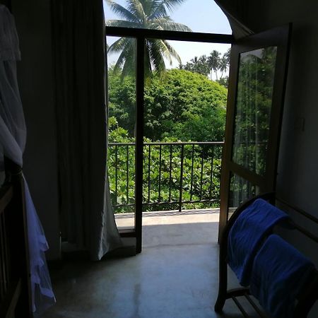 Green Almond Hotel Unawatuna Exterior photo
