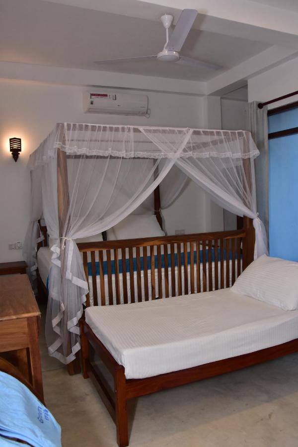 Green Almond Hotel Unawatuna Exterior photo