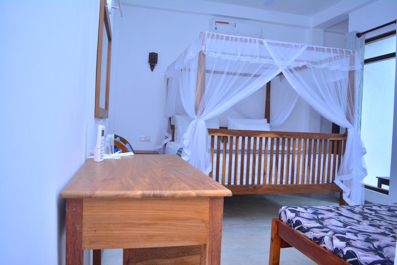 Green Almond Hotel Unawatuna Exterior photo