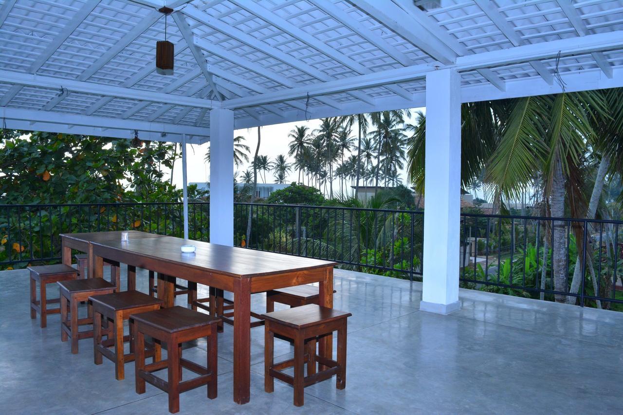 Green Almond Hotel Unawatuna Exterior photo