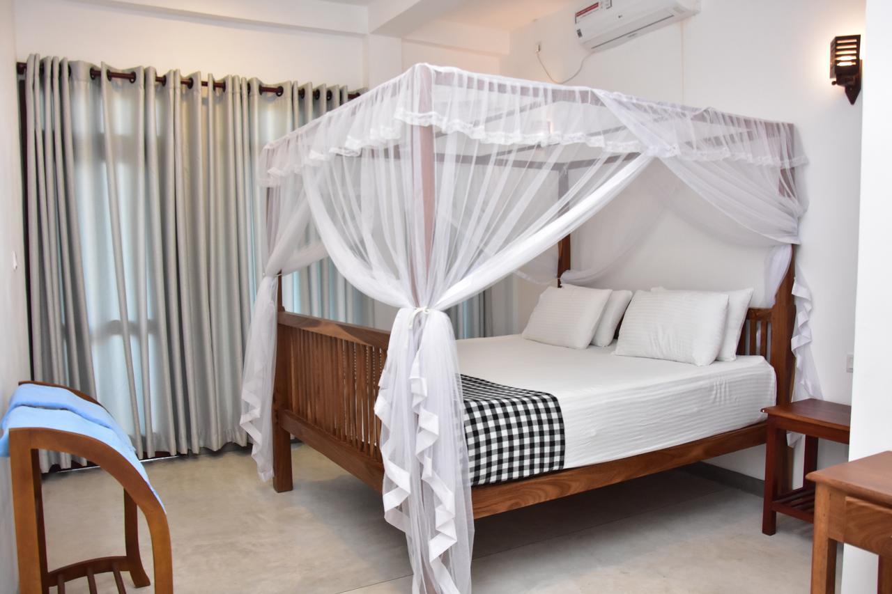 Green Almond Hotel Unawatuna Exterior photo