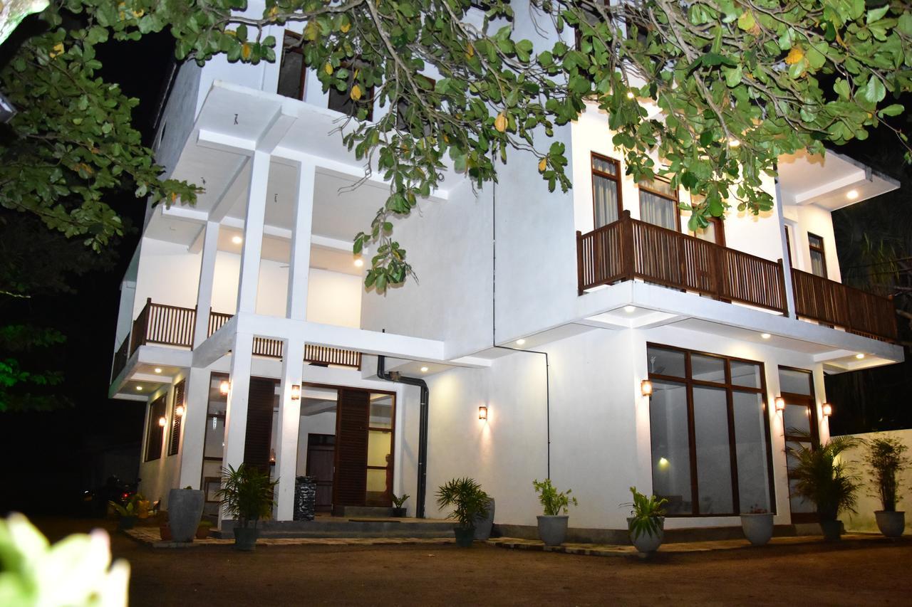Green Almond Hotel Unawatuna Exterior photo