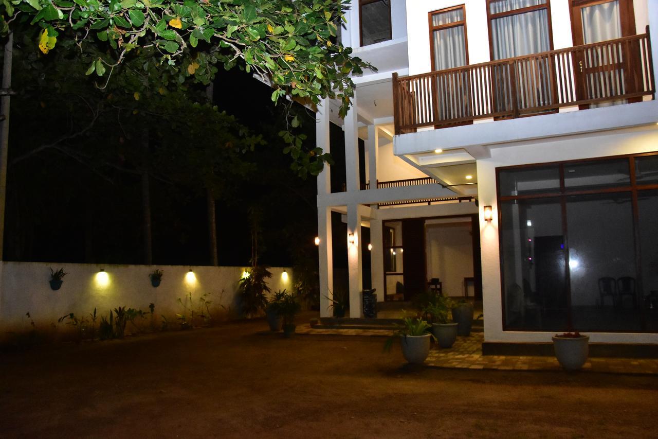 Green Almond Hotel Unawatuna Exterior photo