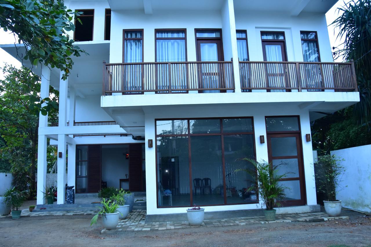 Green Almond Hotel Unawatuna Exterior photo