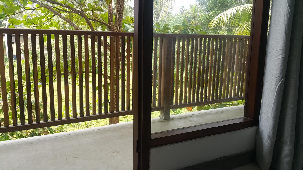 Green Almond Hotel Unawatuna Exterior photo